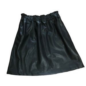 Black Pleather Short Elastic Waist Skirt. Sz 4, H & M Brand.  NWT New With Tags